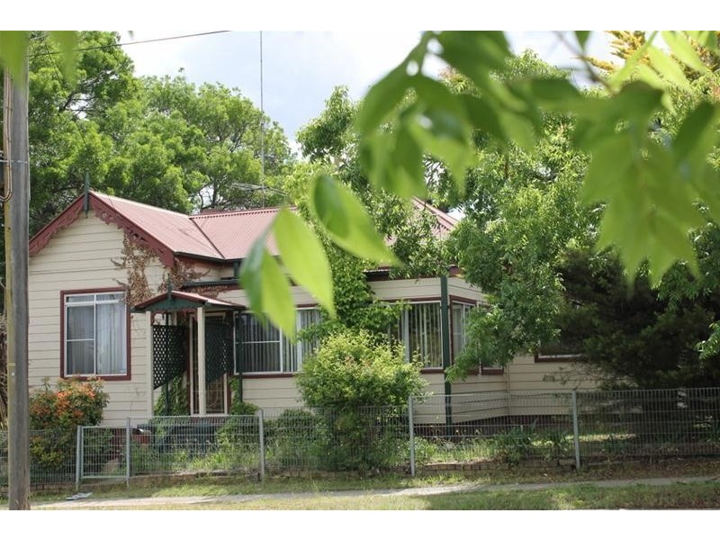 52 Marsh Street, Armidale NSW 2350