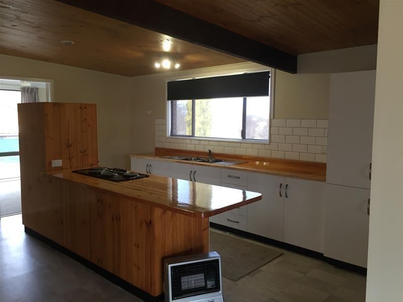 11 Douglas Street, Armidale NSW 2350