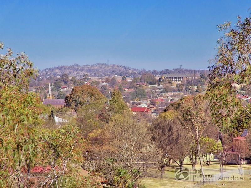 29 Grandview Crescent, Armidale NSW 2350