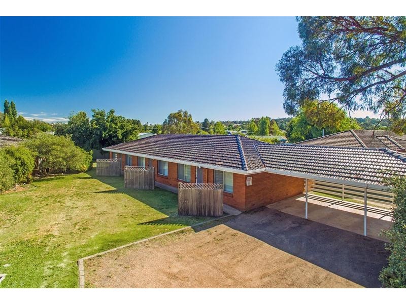 1-3/11 Queen Elizabeth Drive, Armidale NSW 2350