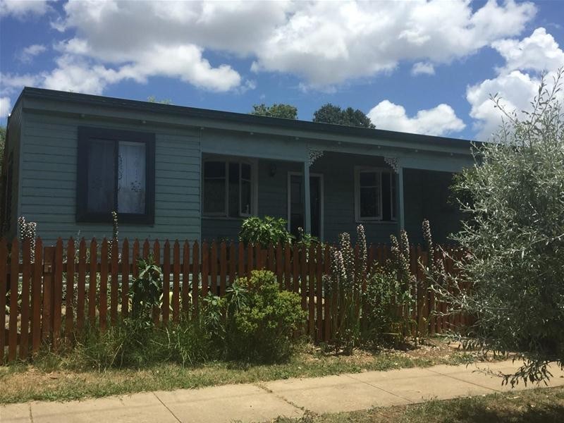 204 Marsh Street, Armidale NSW 2350