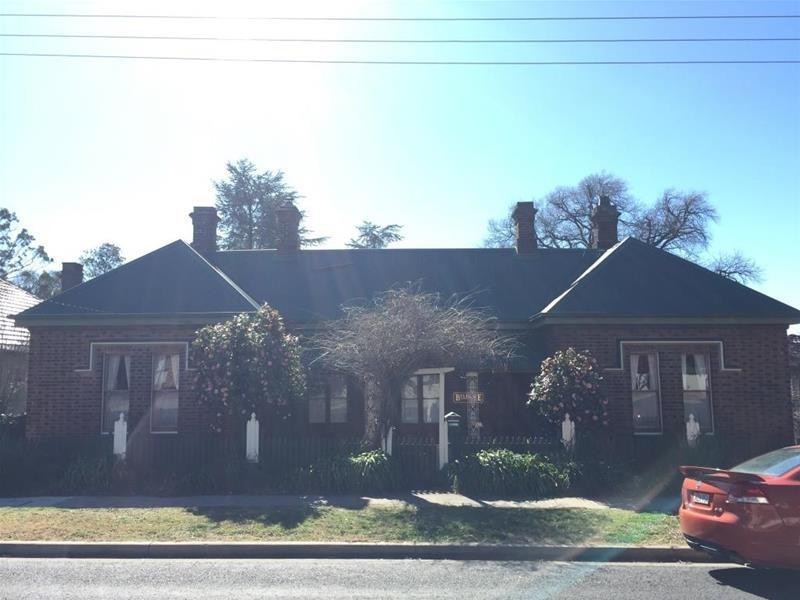 111 Brown Street, Armidale NSW 2350