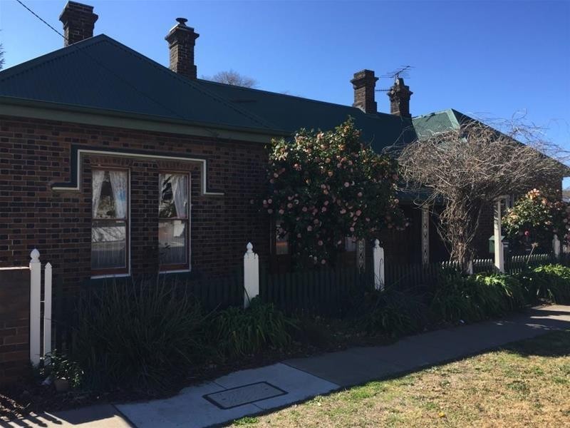 111 Brown Street, Armidale NSW 2350