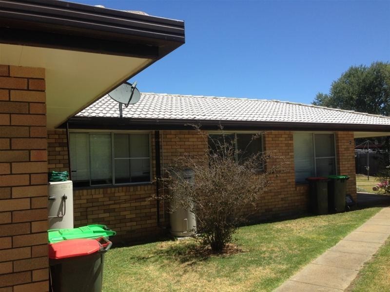 2/64 Niagara Street, Armidale NSW 2350