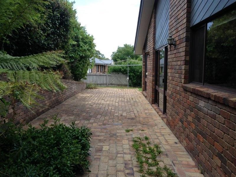 9 Yallambee Avenue, Armidale NSW 2350