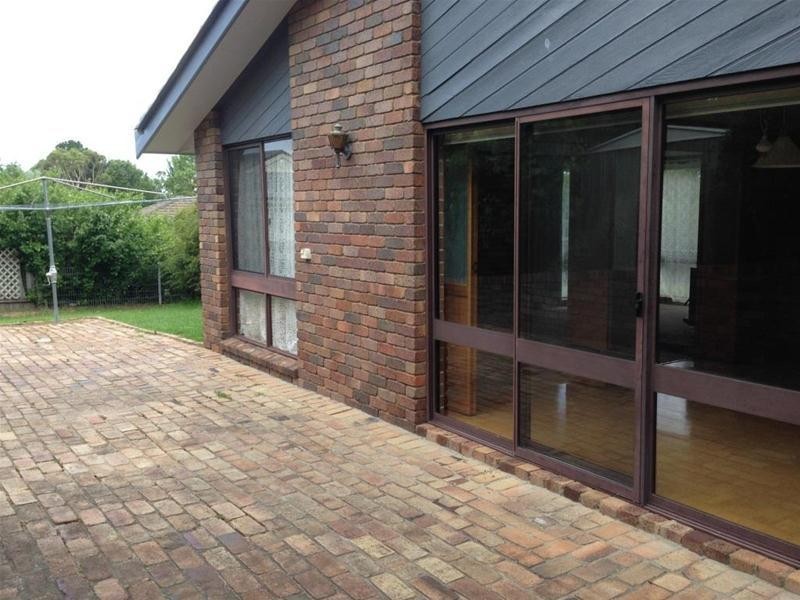 9 Yallambee Avenue, Armidale NSW 2350