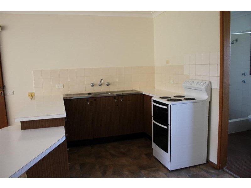 1/2 Robina Crescent, Armidale NSW 2350