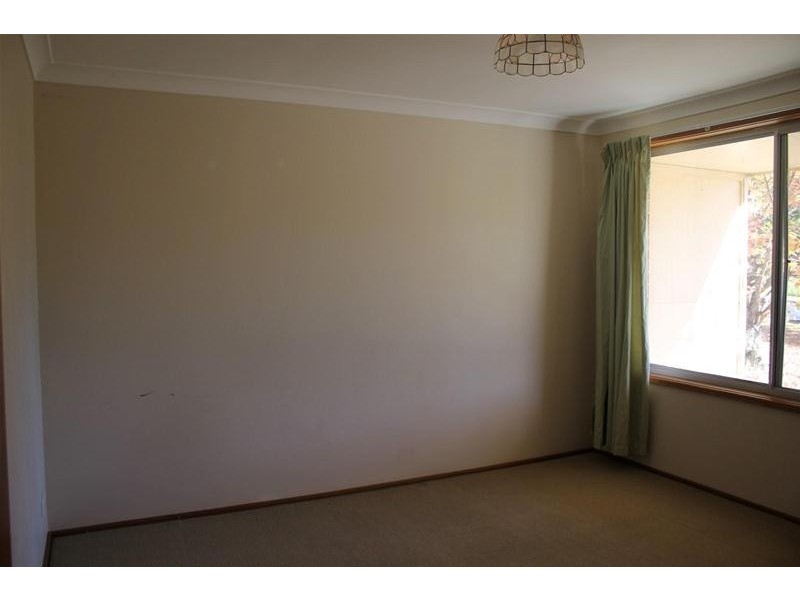 1/2 Robina Crescent, Armidale NSW 2350