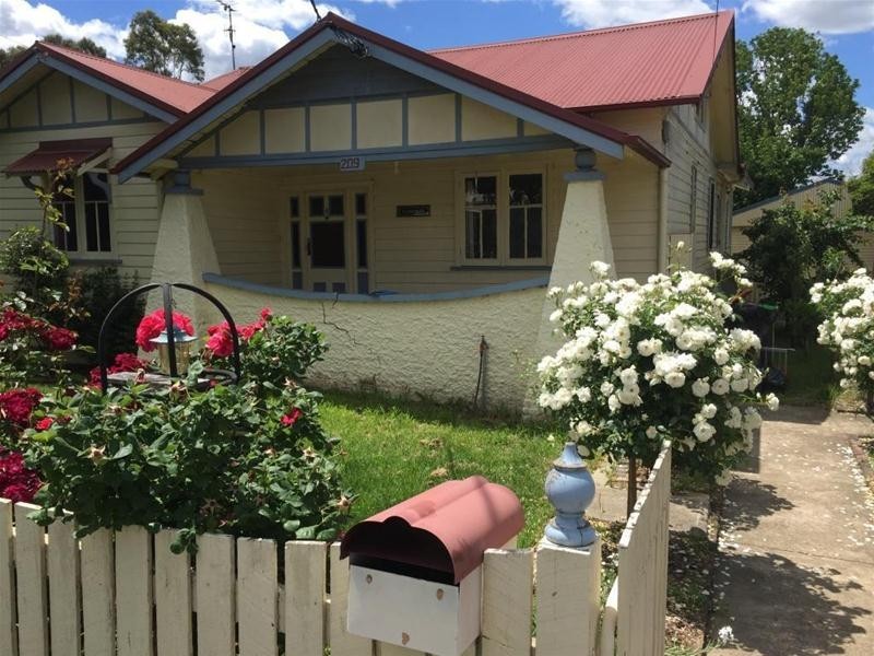 209 Brown Street, Armidale NSW 2350