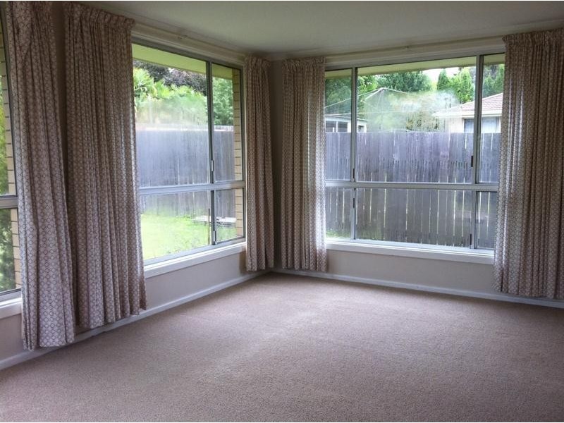 16 McKeon Avenue, Armidale NSW 2350