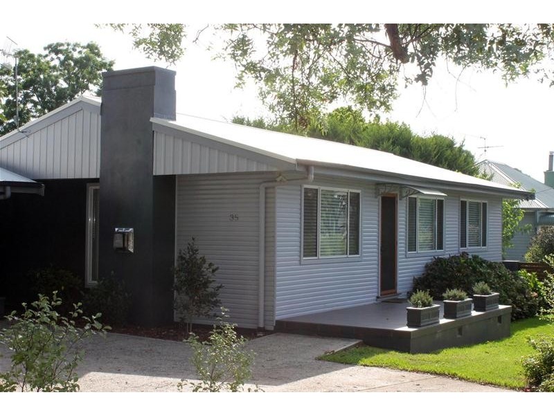 35 Marsh Street, Armidale NSW 2350