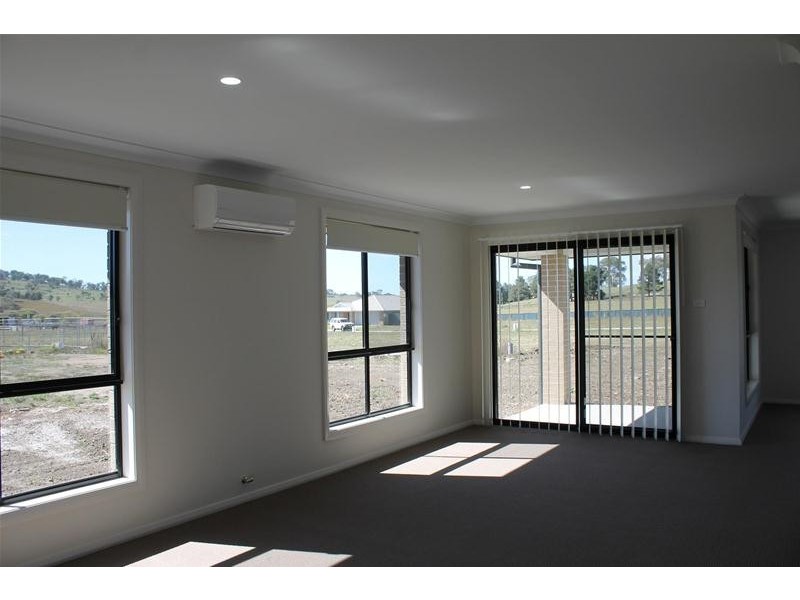 1/18 Lara Avenue, Armidale NSW 2350