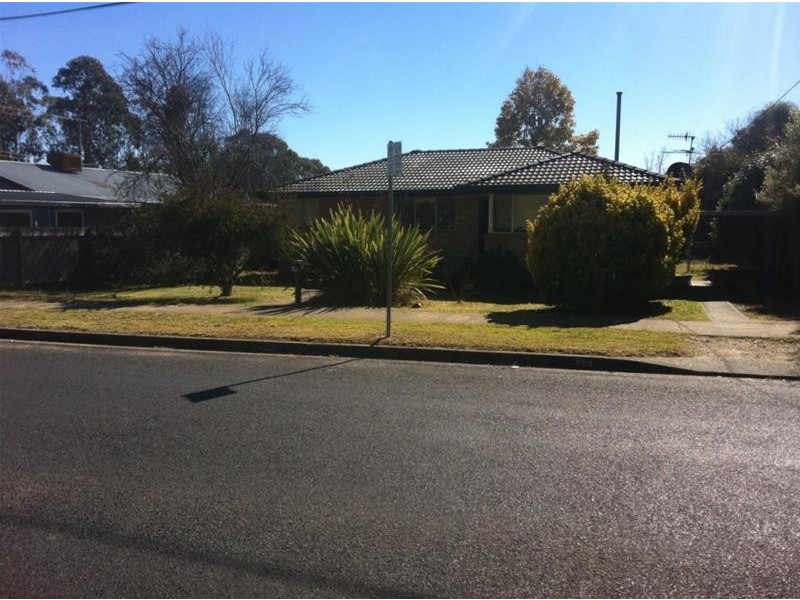 25 Duval Street, Armidale NSW 2350