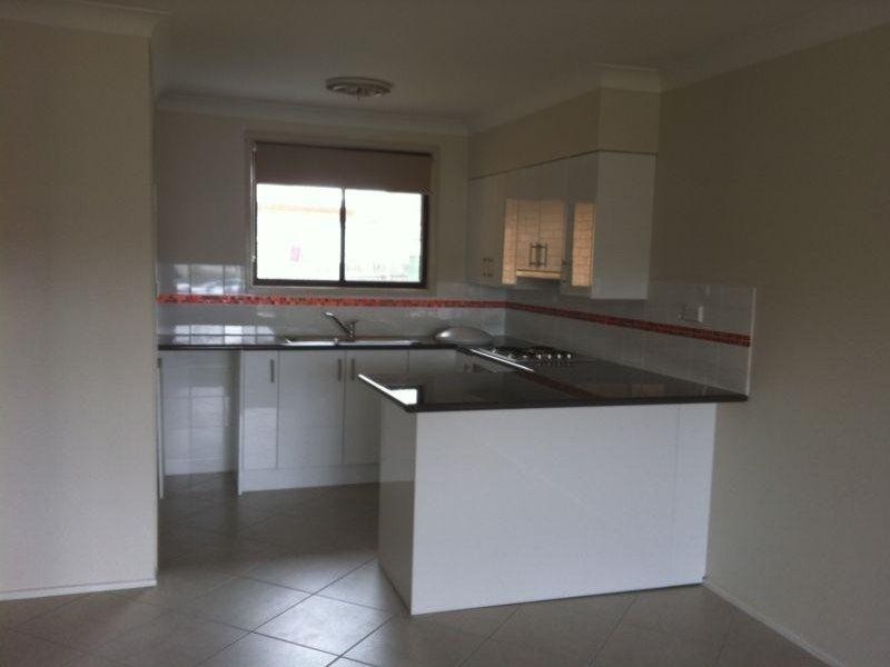 2/4 Oliver Avenue, Armidale NSW 2350