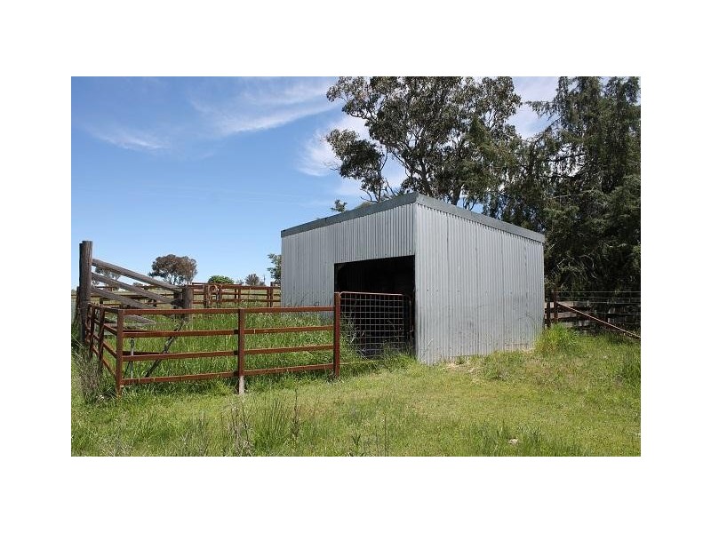 73 Fosters Road, Armidale NSW 2350