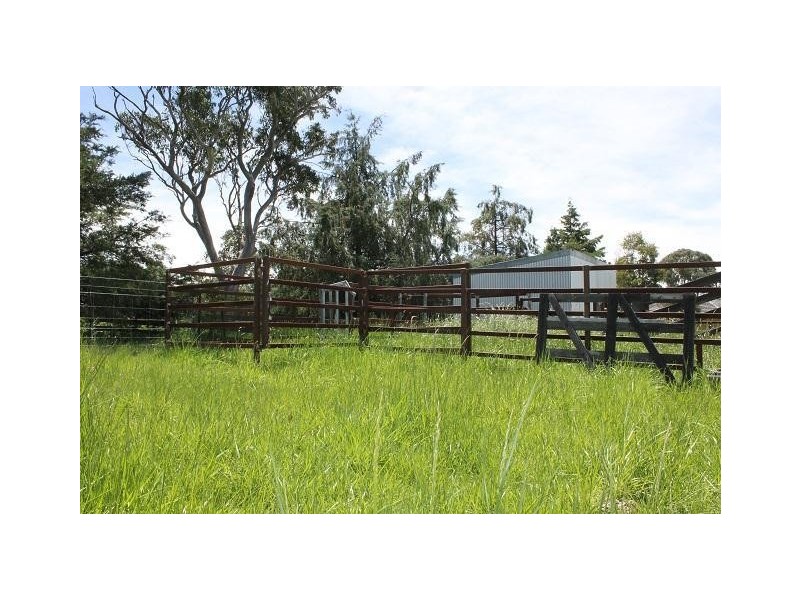 73 Fosters Road, Armidale NSW 2350