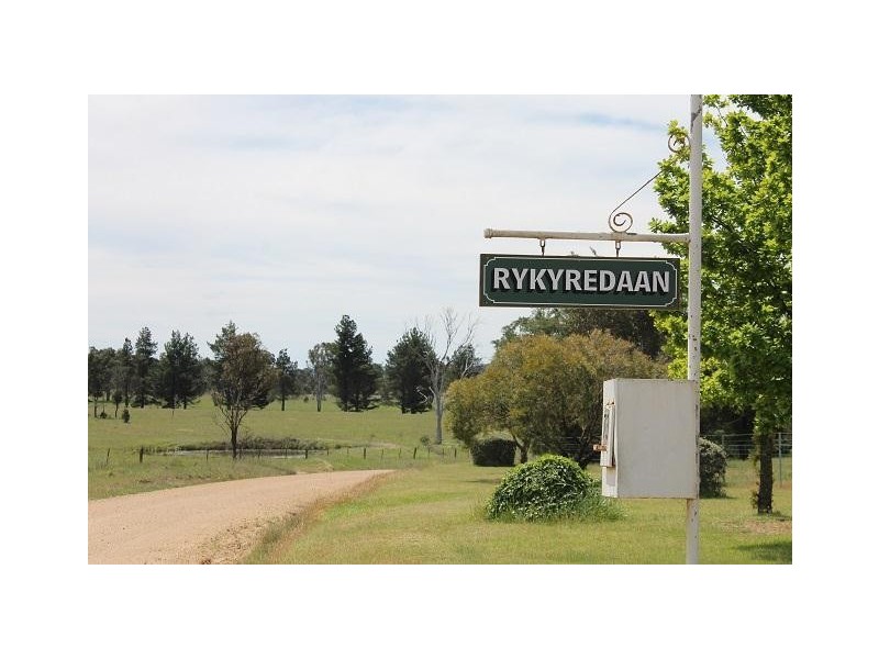 73 Fosters Road, Armidale NSW 2350