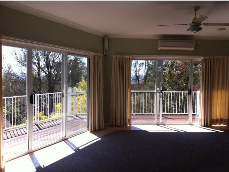 6 Merino Terrace, Armidale NSW 2350