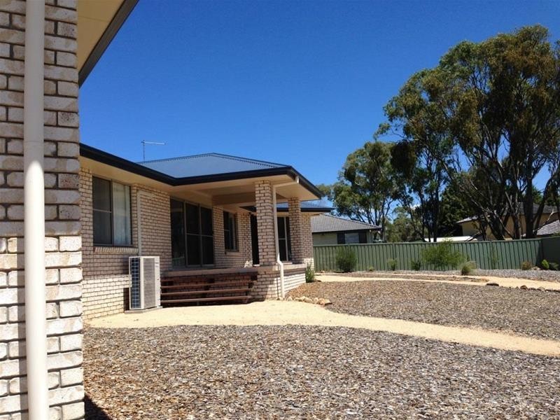 12 Hardman Close, Armidale NSW 2350