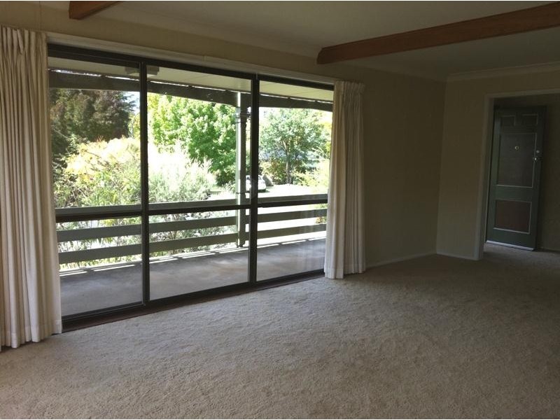 9 Kathleen Crescent, Armidale NSW 2350