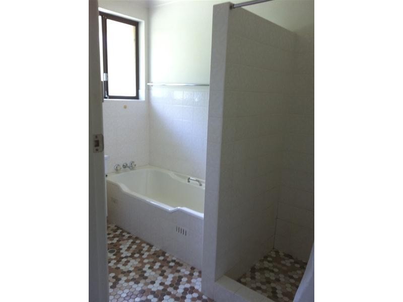 9 Kathleen Crescent, Armidale NSW 2350