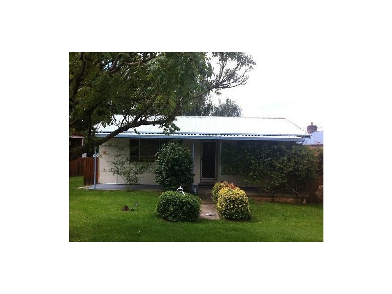 11 Park Street, Uralla NSW 2358