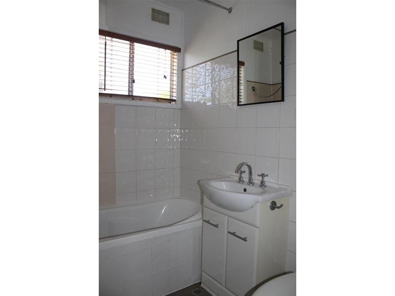 11 Park Street, Uralla NSW 2358