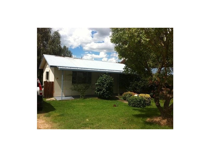 11 Park Street, Uralla NSW 2358