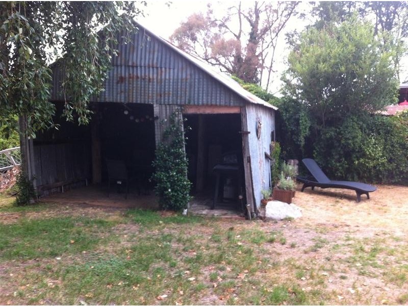 11 Park Street, Uralla NSW 2358