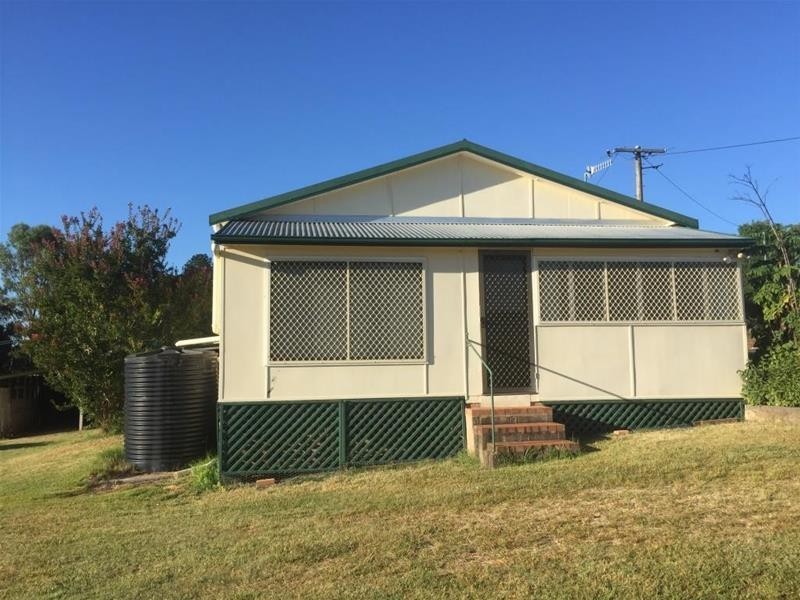 17 Sattlers Road, Armidale NSW 2350