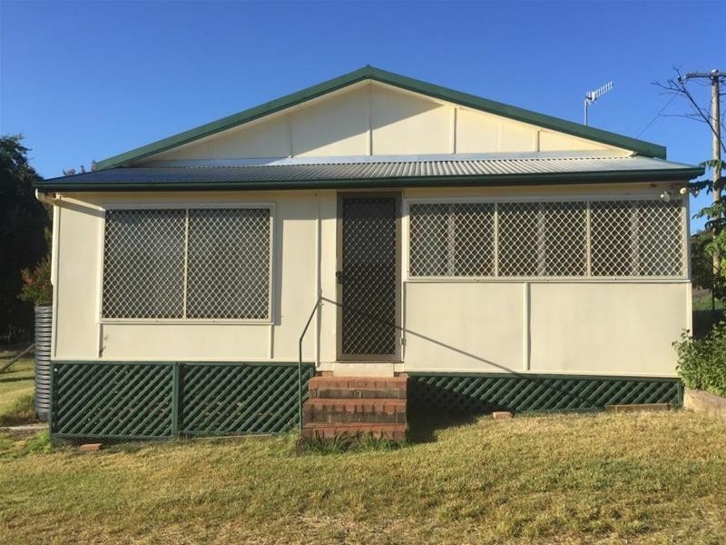 17 Sattlers Road, Armidale NSW 2350