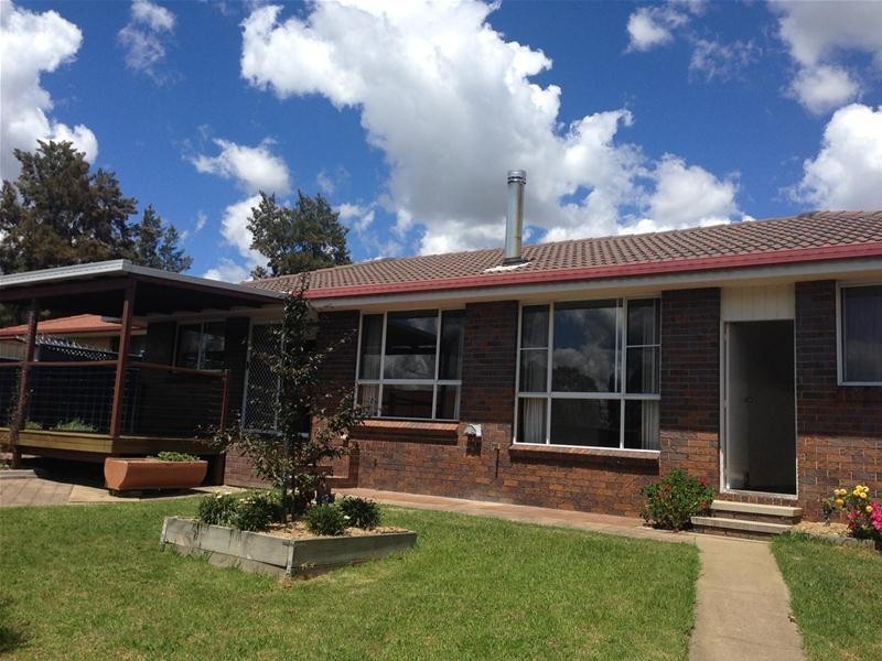 7 Railway Parade, Armidale NSW 2350