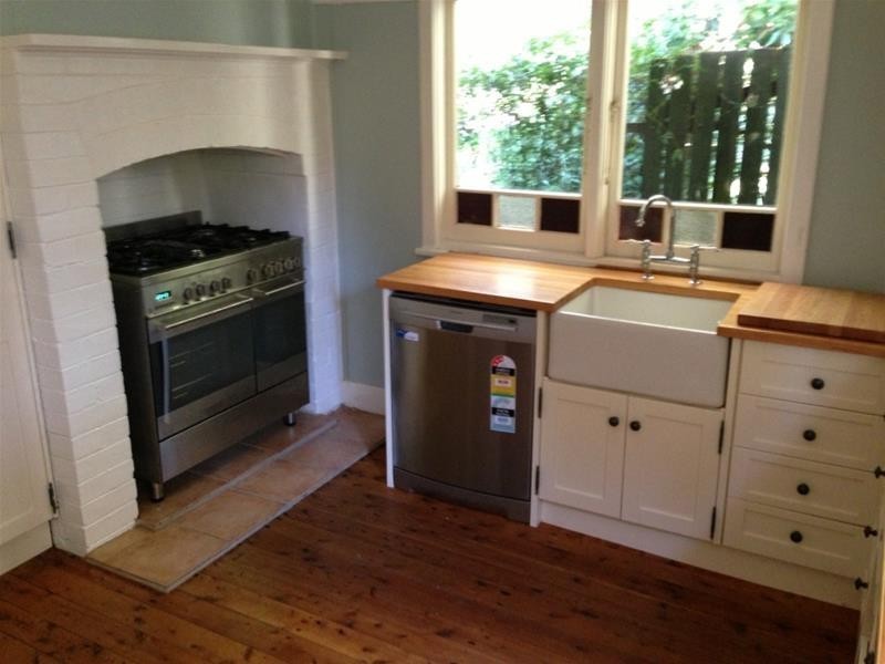 2 Reginald Avenue, Armidale NSW 2350