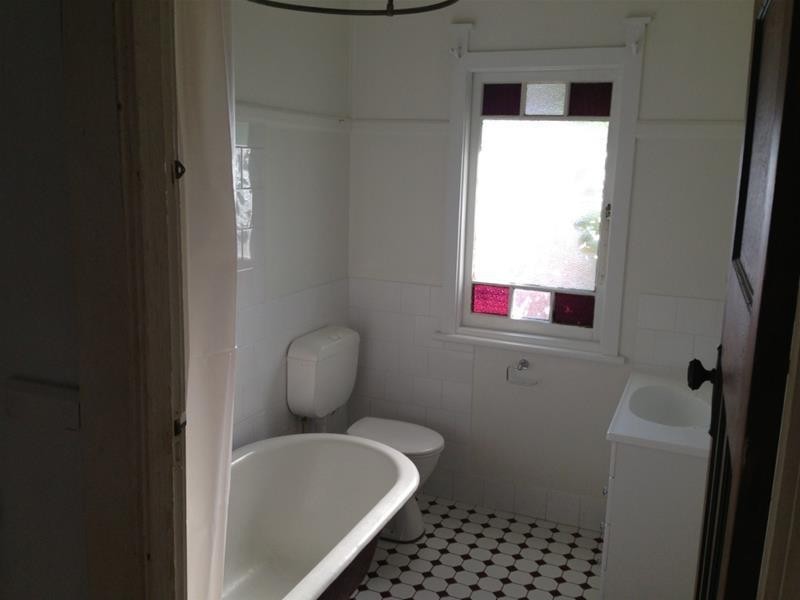 2 Reginald Avenue, Armidale NSW 2350