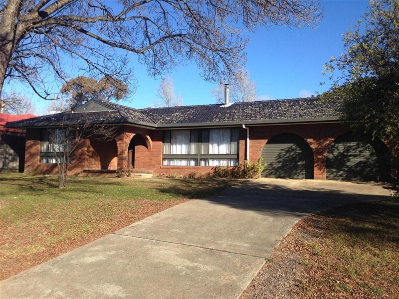 12 Dalton Drive, Armidale NSW 2350