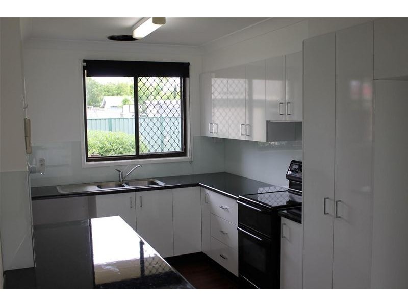 2/82 Douglas Street, Armidale NSW 2350