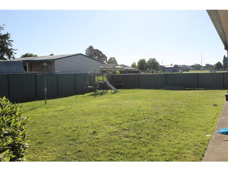 2/82 Douglas Street, Armidale NSW 2350