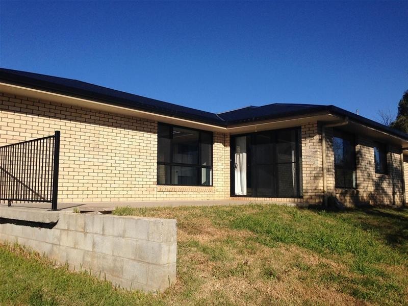 11 Ash Tree Drive, Armidale NSW 2350