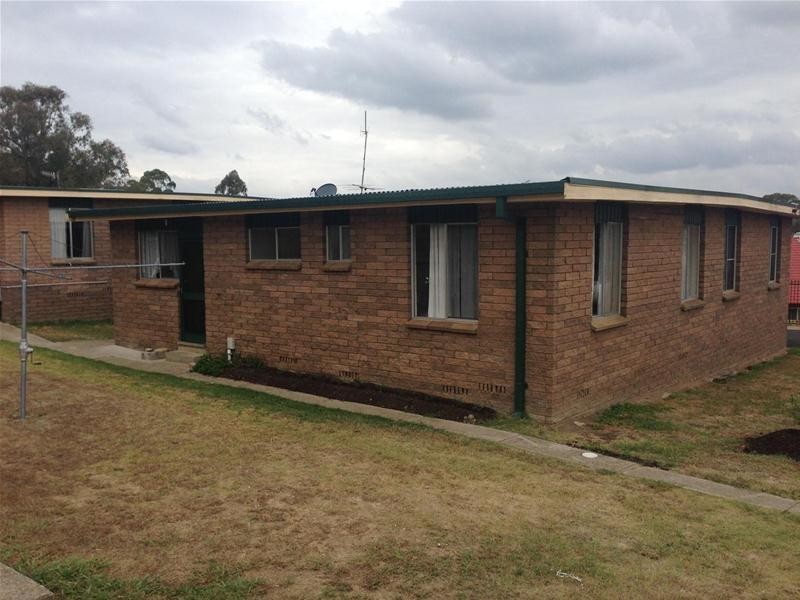 2/17 Jackes Street, Armidale NSW 2350