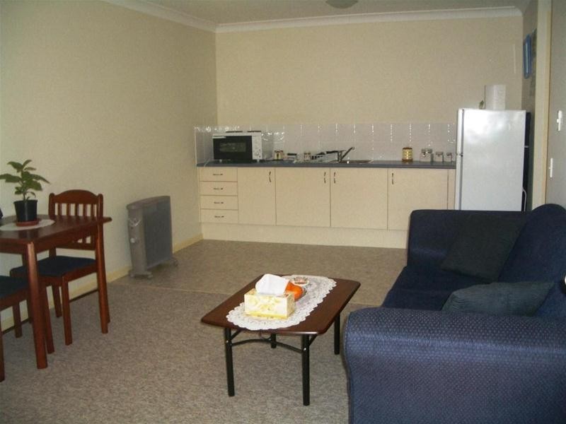 20/80 Queen Elizabeth Avenue, Armidale NSW 2350