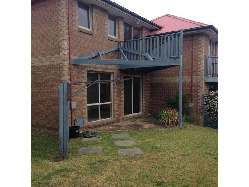 2/1A St Cuthbert’s Avenue, Armidale NSW 2350