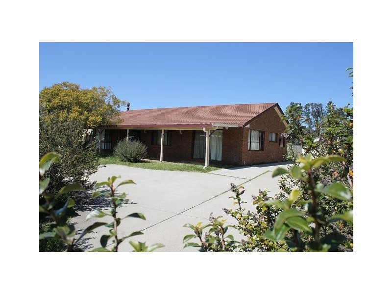 3 Kilcoy Close, Armidale NSW 2350