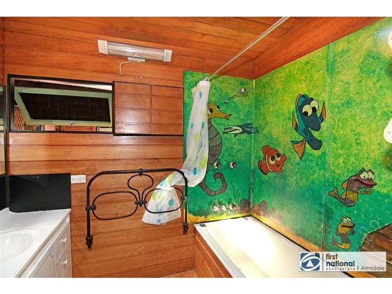 63 Rowan Avenue, Uralla NSW 2358