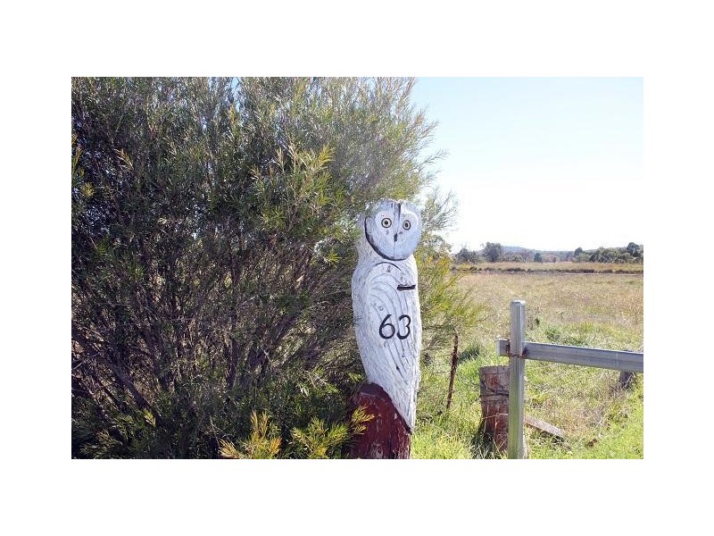 63 Rowan Avenue, Uralla NSW 2358