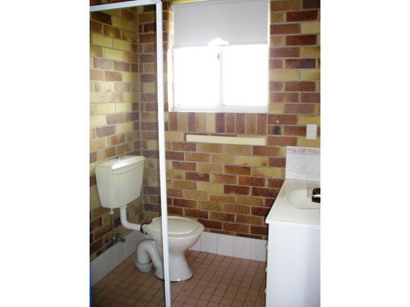 2/8 Evangelene Crescent, Armidale NSW 2350