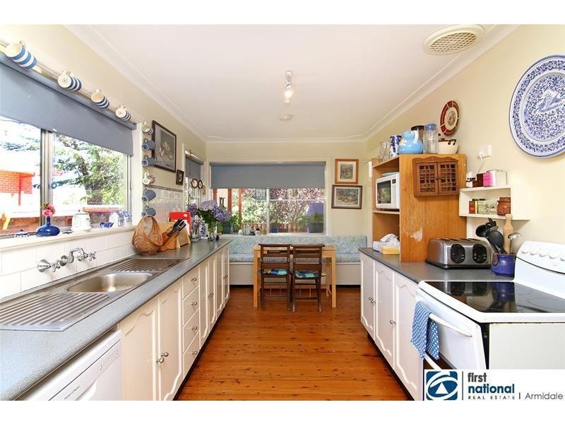 2 Caroline Crescent, Armidale NSW 2350