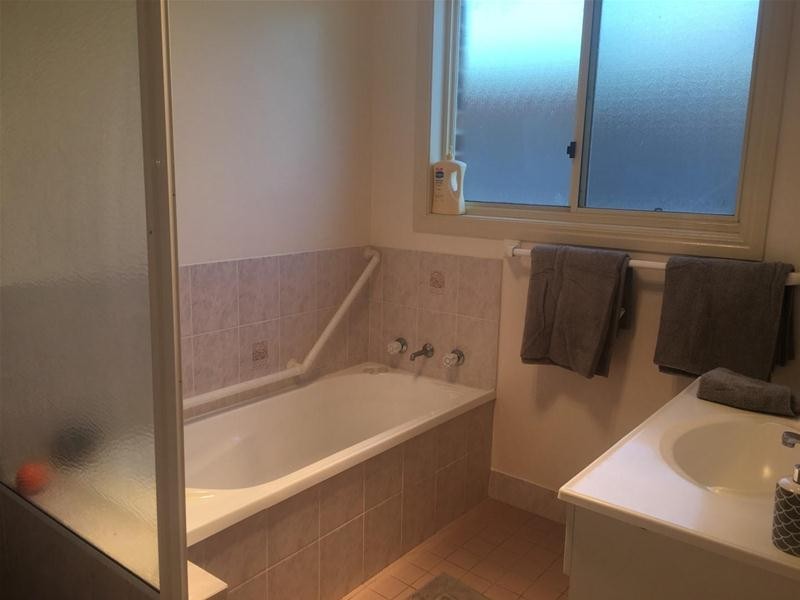 8 Eleanor Close, Armidale NSW 2350