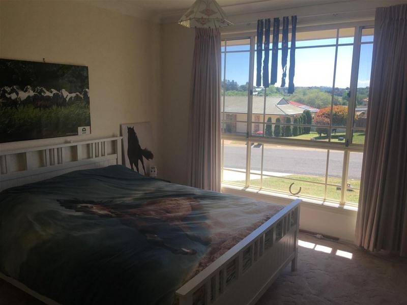 8 Eleanor Close, Armidale NSW 2350