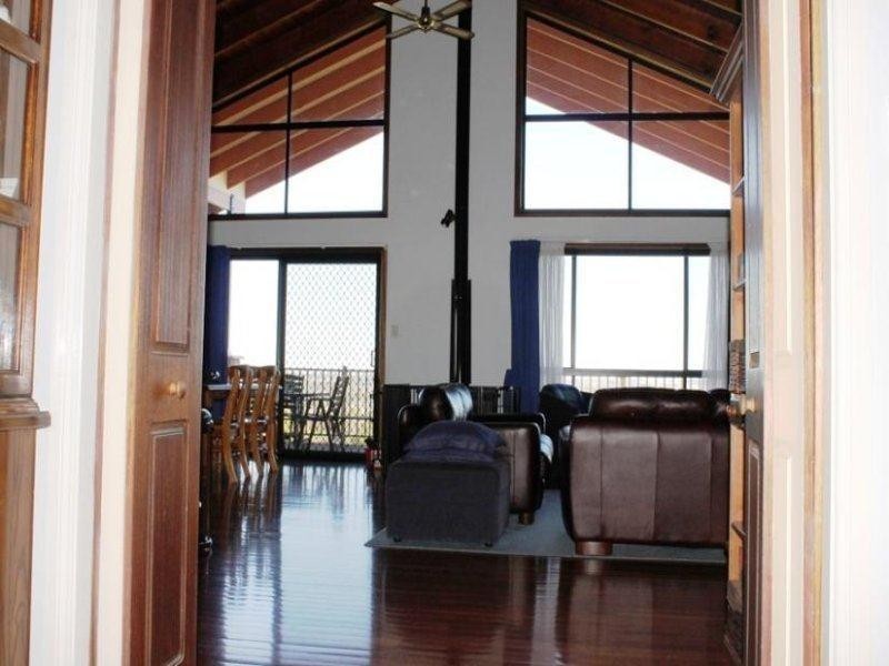 24 MCCARTHY Crescent, Armidale NSW 2350