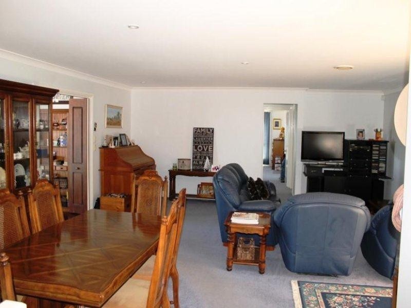 24 MCCARTHY Crescent, Armidale NSW 2350